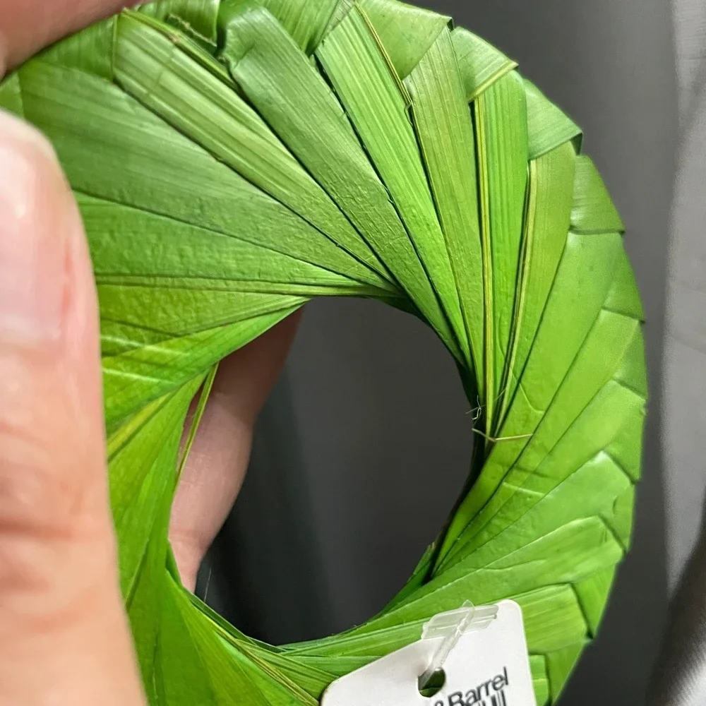 Crate & Barrel green Napkin Rings Tropic‎ Palm Natural lot 8 Handmade raffia NEW